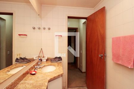 Apartamento para alugar com 200m², 3 quartos e 3 vagasBanheiro da Suíte 2