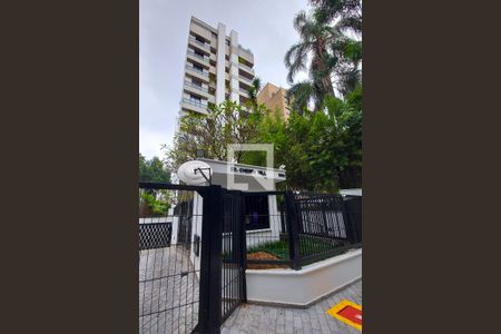 Apartamento para alugar com 200m², 3 quartos e 3 vagas Apartamento para alugar com 200m², 3 quartos e 3 vagasFachada