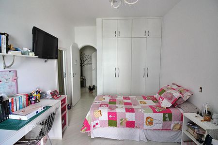 Apartamento à venda com 230m², 4 quartos e 3 vagasQuarto 2