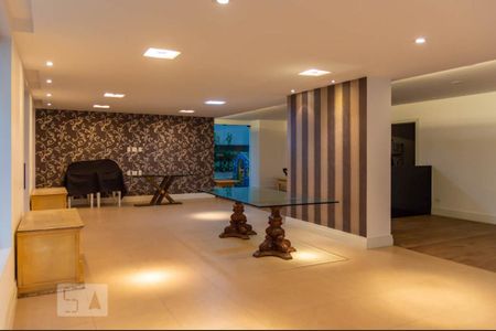 Apartamento à venda com 230m², 4 quartos e 3 vagas Apartamento à venda com 230m², 4 quartos e 3 vagasÁrea comum