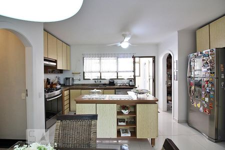 Apartamento à venda com 230m², 4 quartos e 3 vagasCozinha