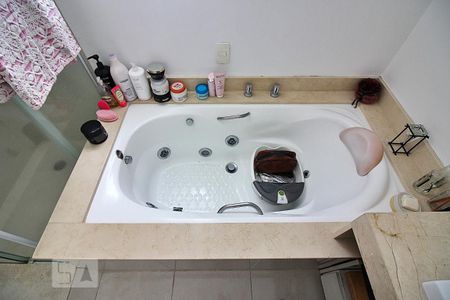 Apartamento à venda com 230m², 4 quartos e 3 vagasBanheiro do  Quarto 1 - Suíte