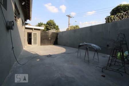 Casa à venda com 199m², 3 quartos e 2 vagasQuintal