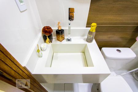 Apartamento à venda com 90m², 2 quartos e 2 vagas Apartamento à venda com 90m², 2 quartos e 2 vagasBanheiro social