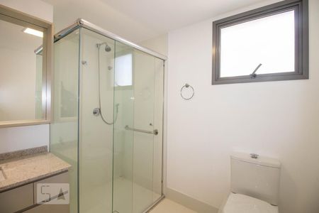 Banheiro de kitnet/studio para alugar com 1 quarto, 49m² em Petrópolis, Porto Alegre