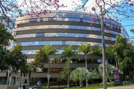 Apartamento à venda com 45m², 1 quarto e 1 vaga Apartamento à venda com 45m², 1 quarto e 1 vagaFachada