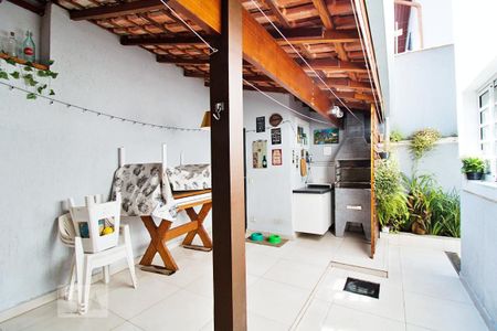 Casa à venda com 171m², 3 quartos e 3 vagas Casa à venda com 171m², 3 quartos e 3 vagasQuintal
