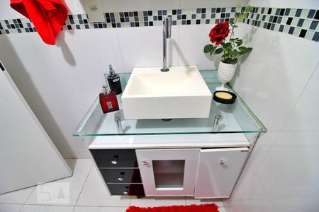 Casa para alugar com 241m², 3 quartos e 2 vagasBanheiro 2