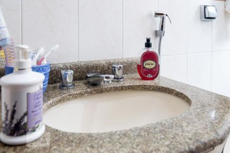 Casa à venda com 180m², 3 quartos e 4 vagas Casa à venda com 180m², 3 quartos e 4 vagasBanheiro Quarto 3 - Suíte