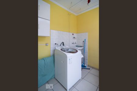 Casa à venda com 180m², 3 quartos e 4 vagas Casa à venda com 180m², 3 quartos e 4 vagasÁrea de Serviço / Churrasqueira