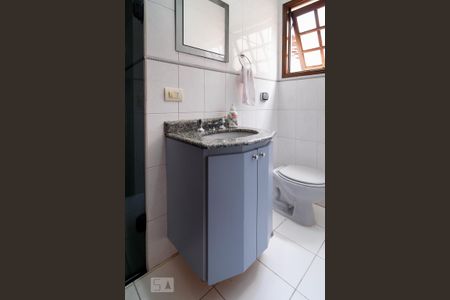 Casa à venda com 180m², 3 quartos e 4 vagas Casa à venda com 180m², 3 quartos e 4 vagasBanheiro Quarto 2 - Suíte