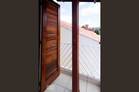 Casa à venda com 180m², 3 quartos e 4 vagas Casa à venda com 180m², 3 quartos e 4 vagasVaranda Quarto 3 - Suíte