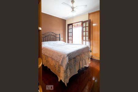 Casa à venda com 180m², 3 quartos e 4 vagas Casa à venda com 180m², 3 quartos e 4 vagasQuarto 3 - Suíte