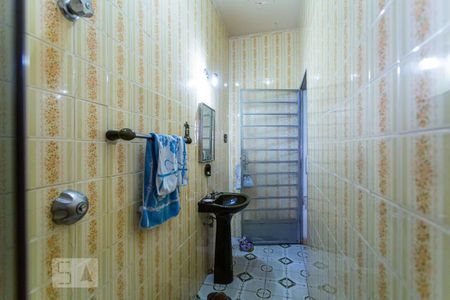 Casa à venda com 320m², 4 quartos e 5 vagasBanheiro da Suíte