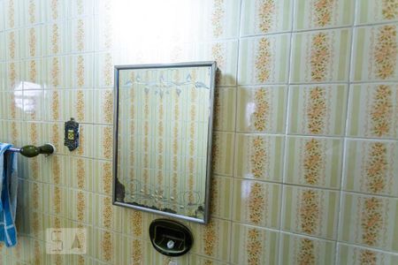 Casa à venda com 320m², 4 quartos e 5 vagasArmário do Banheiro da Suíte