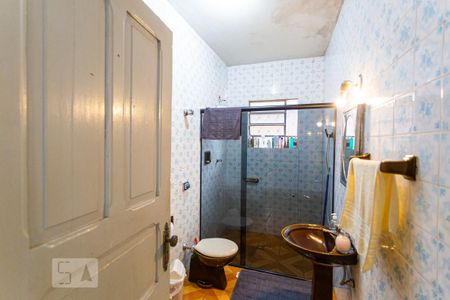 Casa à venda com 320m², 4 quartos e 5 vagasBanheiro Social