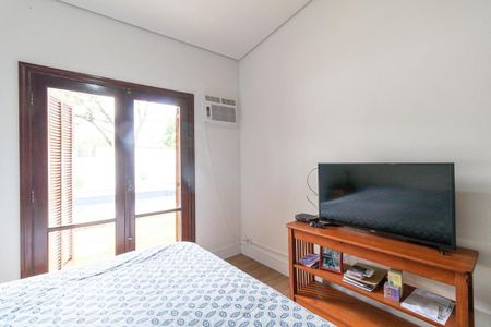 Casa à venda com 450m², 6 quartos e 6 vagas Casa à venda com 450m², 6 quartos e 6 vagasSuite