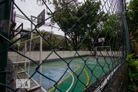 Casa de condomínio à venda com 220m², 3 quartos e 2 vagas Casa de condomínio à venda com 220m², 3 quartos e 2 vagasQuadra Esportiva