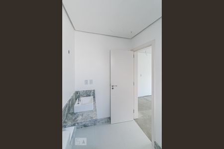 Casa de condomínio à venda com 506m², 3 quartos e 3 vagasBanheiro do Quarto 2