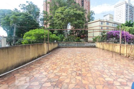 Casa à venda com 350m², 3 quartos e 3 vagas Casa à venda com 350m², 3 quartos e 3 vagasTerraço