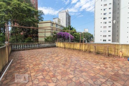 Casa à venda com 350m², 3 quartos e 3 vagas Casa à venda com 350m², 3 quartos e 3 vagasTerraço