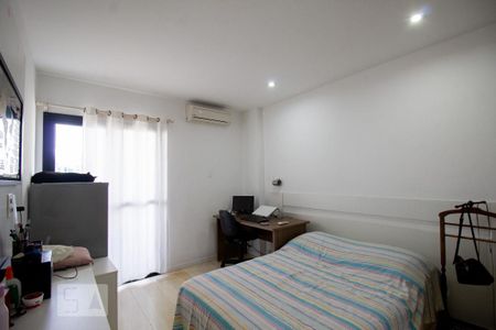 Apartamento à venda com 180m², 3 quartos e 2 vagas Apartamento à venda com 180m², 3 quartos e 2 vagasQuarto 1