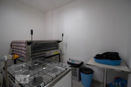 Apartamento à venda com 180m², 3 quartos e 2 vagas Apartamento à venda com 180m², 3 quartos e 2 vagasQuarto de Serviço