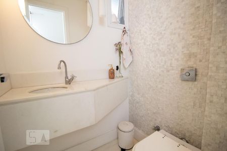 Apartamento à venda com 180m², 3 quartos e 2 vagas Apartamento à venda com 180m², 3 quartos e 2 vagasLavabo