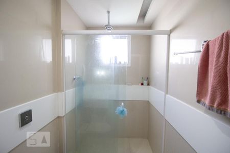Apartamento à venda com 180m², 3 quartos e 2 vagas Apartamento à venda com 180m², 3 quartos e 2 vagasBanheiro da Suíte