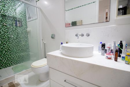 Apartamento à venda com 180m², 3 quartos e 2 vagas Apartamento à venda com 180m², 3 quartos e 2 vagasBanheiro