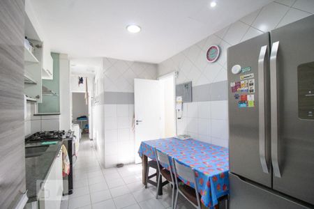 Apartamento à venda com 180m², 3 quartos e 2 vagas Apartamento à venda com 180m², 3 quartos e 2 vagasCozinha