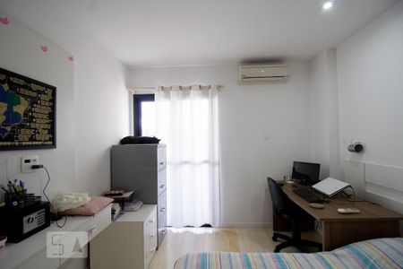 Apartamento à venda com 180m², 3 quartos e 2 vagas Apartamento à venda com 180m², 3 quartos e 2 vagasQuarto 1