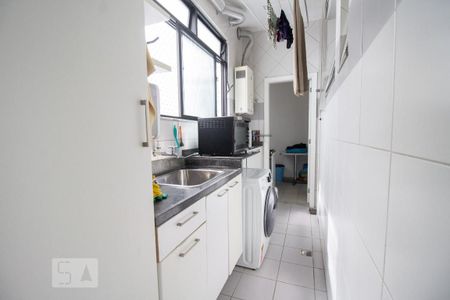 Apartamento à venda com 180m², 3 quartos e 2 vagas Apartamento à venda com 180m², 3 quartos e 2 vagasÁrea de Serviço