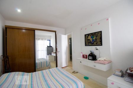 Apartamento à venda com 180m², 3 quartos e 2 vagas Apartamento à venda com 180m², 3 quartos e 2 vagasQuarto 1