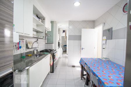 Apartamento à venda com 180m², 3 quartos e 2 vagas Apartamento à venda com 180m², 3 quartos e 2 vagasCozinha