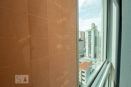 Vista do quarto de kitnet/studio para alugar com 1 quarto, 35m² em Centro, Curitiba