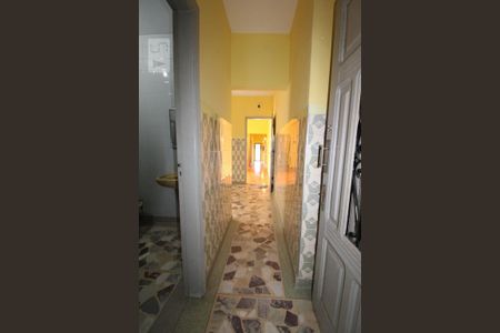 Casa à venda com 85m², 4 quartos e 6 vagasCorredor