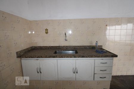 Casa à venda com 85m², 4 quartos e 6 vagasQuintal