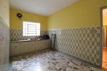 Casa à venda com 85m², 4 quartos e 6 vagasCozinha