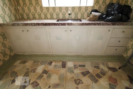 Casa à venda com 85m², 4 quartos e 6 vagasCozinha