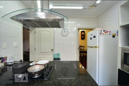 Casa à venda com 450m², 6 quartos e 4 vagasCozinha