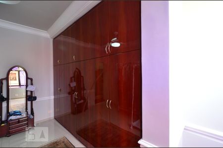 Casa à venda com 450m², 6 quartos e 4 vagasQuarto 2