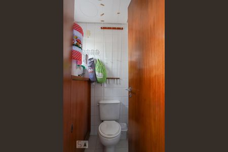 Apartamento à venda com 105m², 3 quartos e 2 vagas Apartamento à venda com 105m², 3 quartos e 2 vagasBanheiro de Serviço