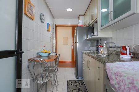 Apartamento à venda com 105m², 3 quartos e 2 vagas Apartamento à venda com 105m², 3 quartos e 2 vagasCozinha