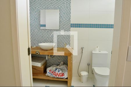 Casa de condomínio à venda com 849m², 4 quartos e 6 vagas Casa de condomínio à venda com 849m², 4 quartos e 6 vagasBanheiro da Suíte 1