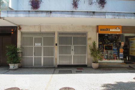 Apartamento à venda com 137m², 3 quartos e 1 vaga Apartamento à venda com 137m², 3 quartos e 1 vagaFachada e portaria