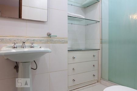 Apartamento à venda com 137m², 3 quartos e 1 vaga Apartamento à venda com 137m², 3 quartos e 1 vagaBanheiro do Quarto 2 - Suíte