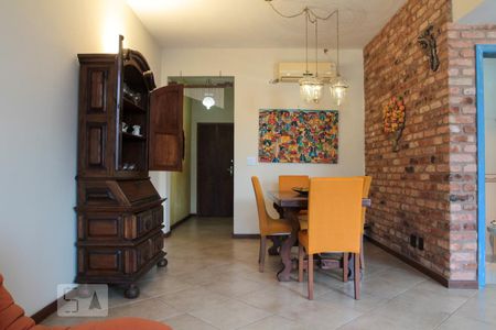 Apartamento à venda com 137m², 3 quartos e 1 vaga Apartamento à venda com 137m², 3 quartos e 1 vagaSala