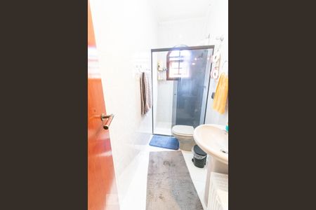 Casa à venda com 210m², 3 quartos e 3 vagas Casa à venda com 210m², 3 quartos e 3 vagasBanheiro Corredor