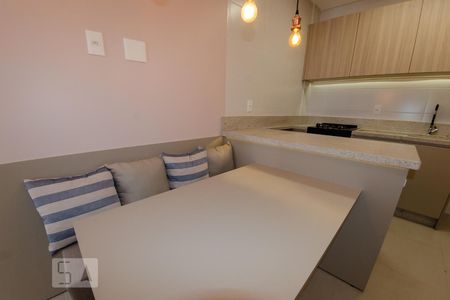 Sala de apartamento para alugar com 1 quarto, 37m² em Pantanal, Florianópolis